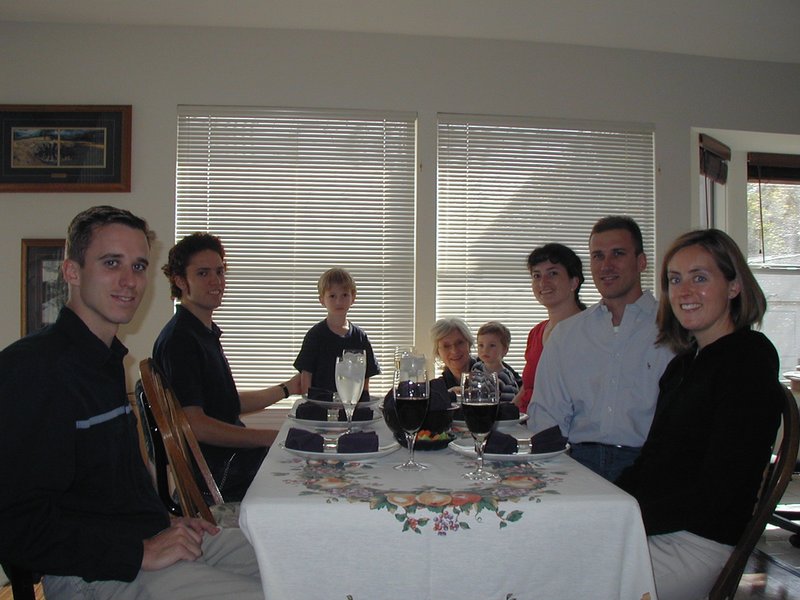 2002/11(November)/Thanksgiving/800x600_2002-11-28-ThanksGiving-dinner.JPG