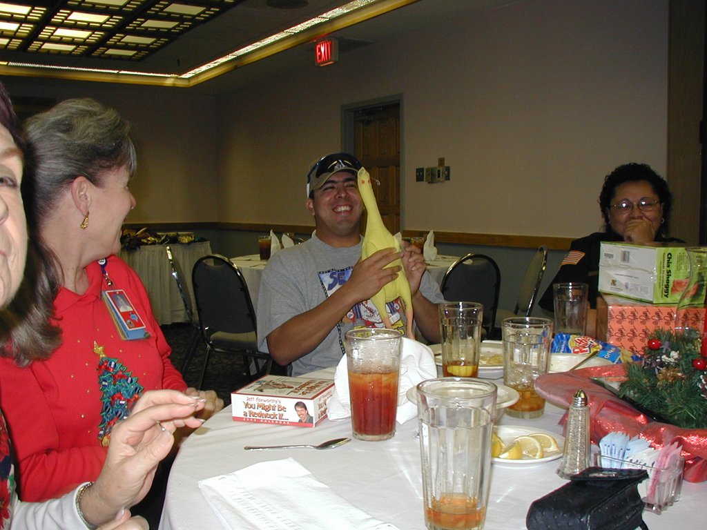 2002-12-18-AAC-Xmas-gifts-19-chicken-stolen-again.JPG