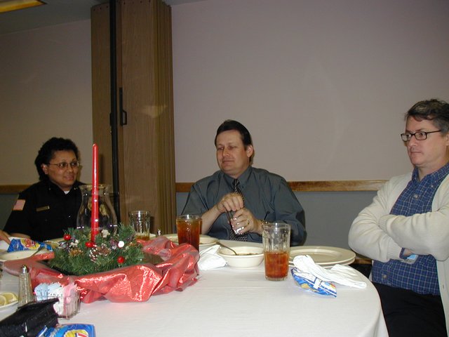 2002-12-18-AAC-Xmas-gifts-02-Fanny-Steve-Rob.JPG