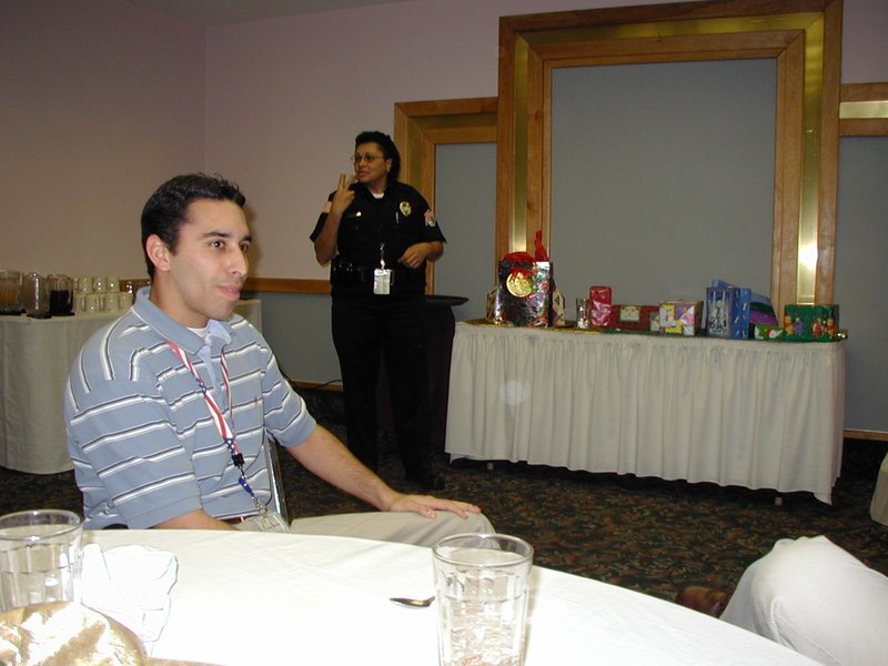 2002/12(December)/AAC-party/2002-12-18-AAC-Xmas-gifts-01-Mark-Fanny.JPG