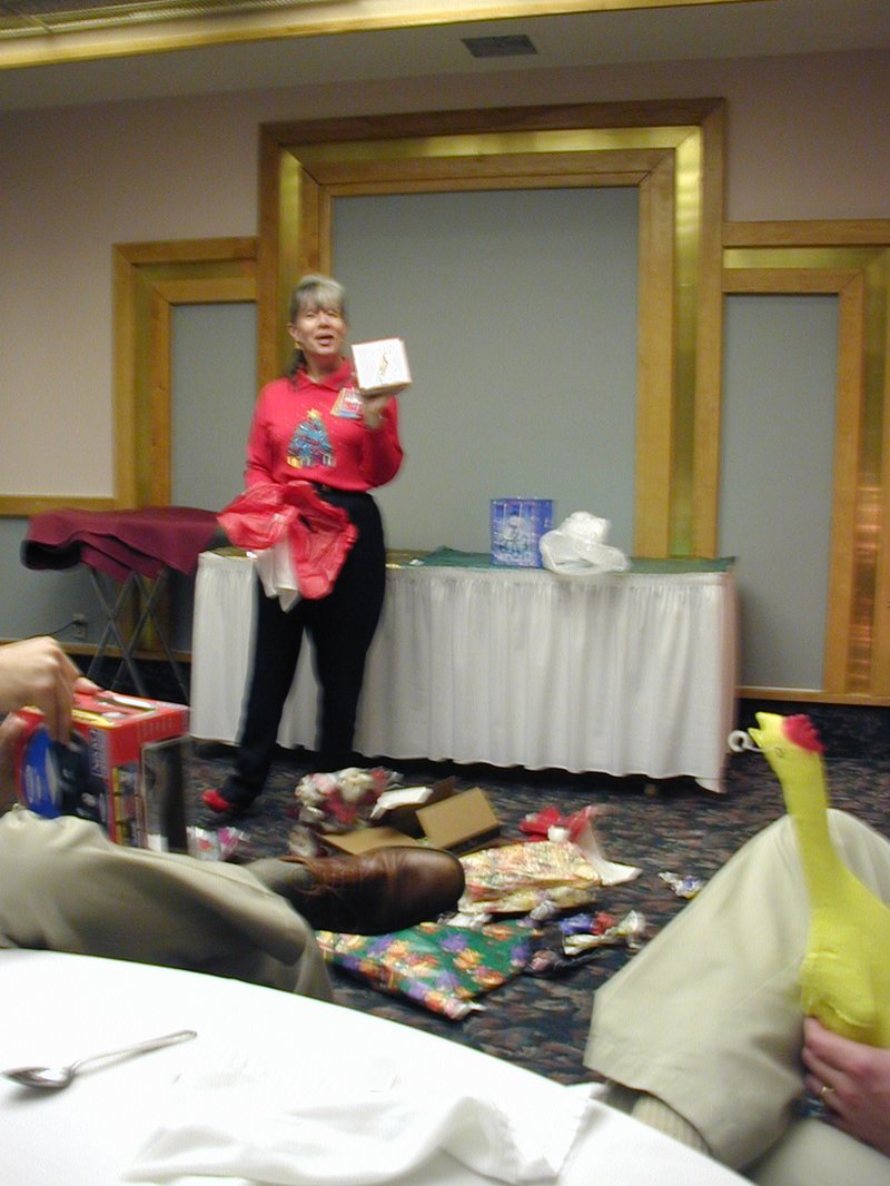 2002/12(December)/AAC-party/800x600_2002-12-18-AAC-Xmas-gifts-16-Rae.JPG