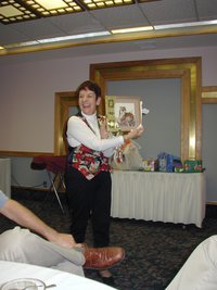 2002-12-18-AAC-Xmas-gifts-03-Ellie-cat-picture.JPG
