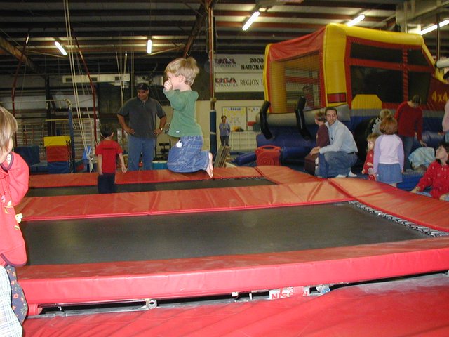 2002-12-07-Aaron-bday-37-Chance-airshot.JPG