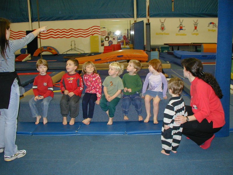 2002-12-07-Aaron-bday-02-Chance--Brynn-Dax-Suzi.JPG