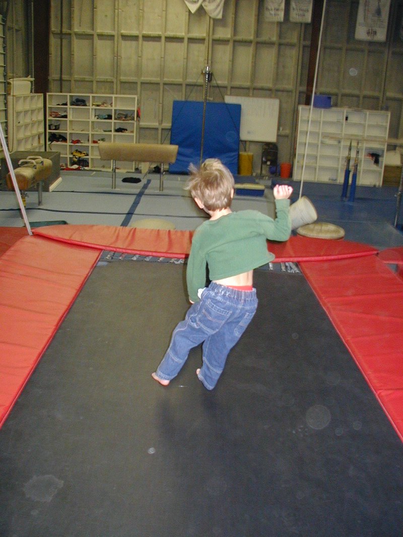 2002/12(December)/Aaron-Bday/800x600_2002-12-07-Aaron-bday-31-Chance.JPG
