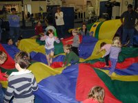 2002-12-07-Aaron-bday-44-parachute.JPG