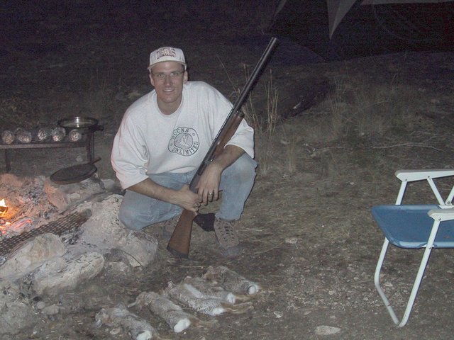 2002/12(December)/Hunting-Camping/640x480_2002-12-12-Texas-Hunting-25-Travis-rabbits.jpg