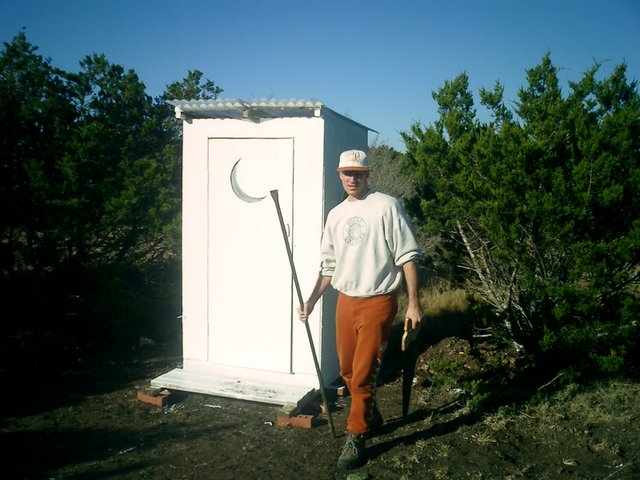 2002/12(December)/Hunting-Camping/640x480_2002-12-12-Texas-Hunting-33-Travis-outhouse.JPG