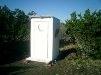 2002-12-12-Texas-Hunting-32-outhouse.JPG