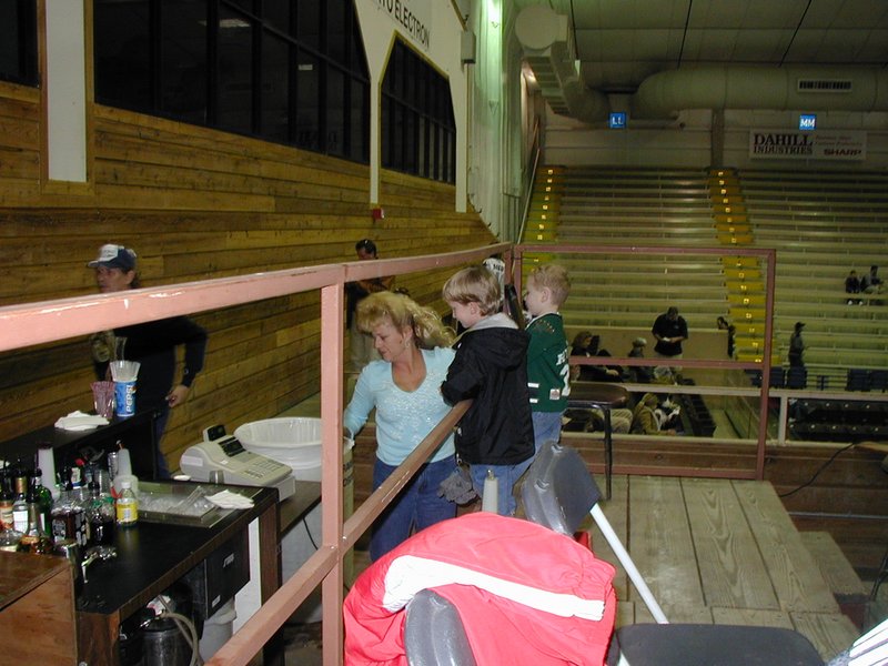 2002/12(December)/IceBats/800x600_2002-12-27-IceBats-2-Chance-Vale.JPG