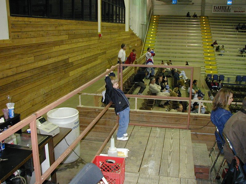 2002/12(December)/IceBats/800x600_2002-12-27-IceBats-5-Chance.JPG