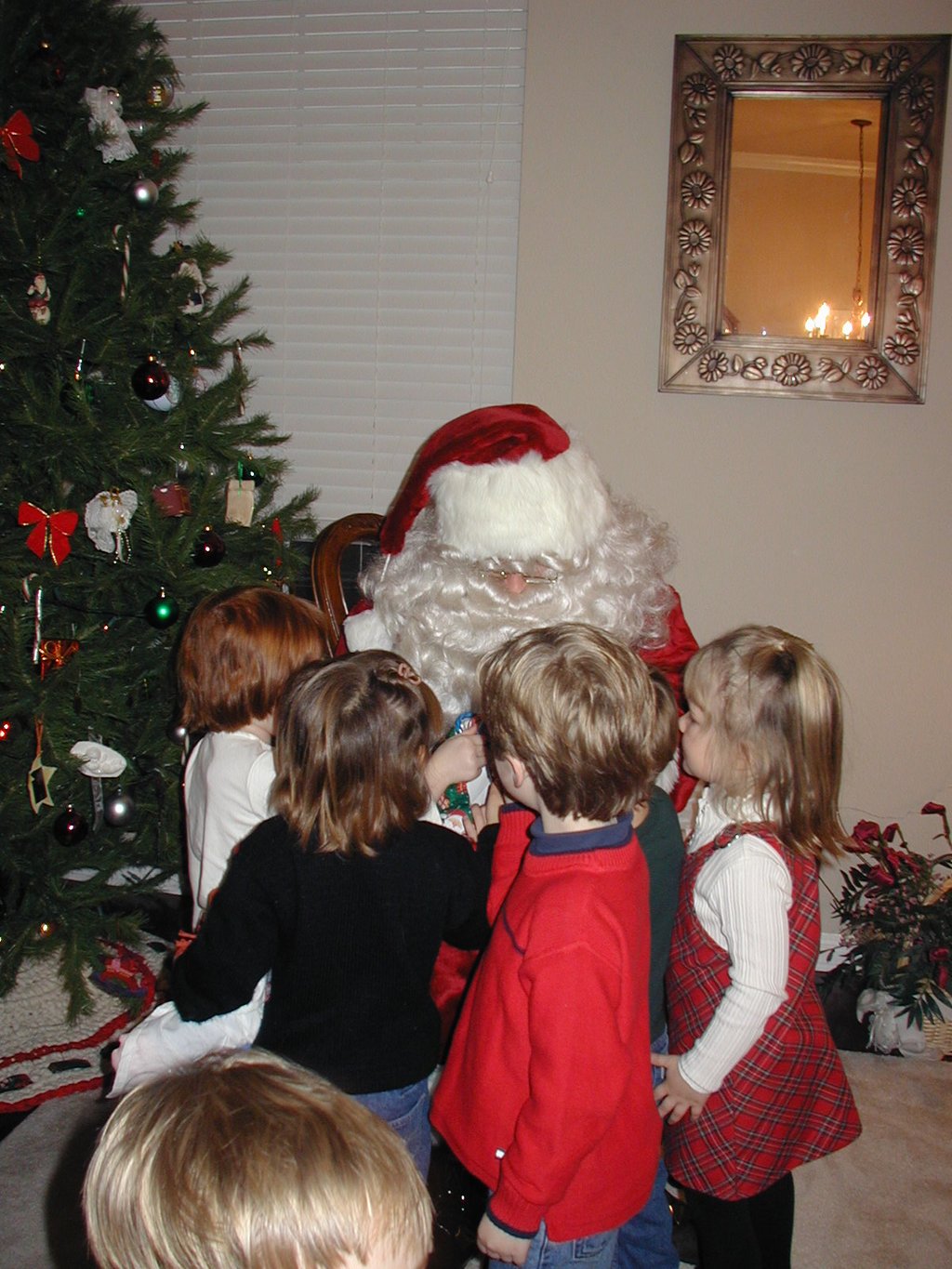 2002/12(December)/Maddox-Xmas-Party/1024x768_2002-12-08-Maddox-Party-18-Santa.JPG