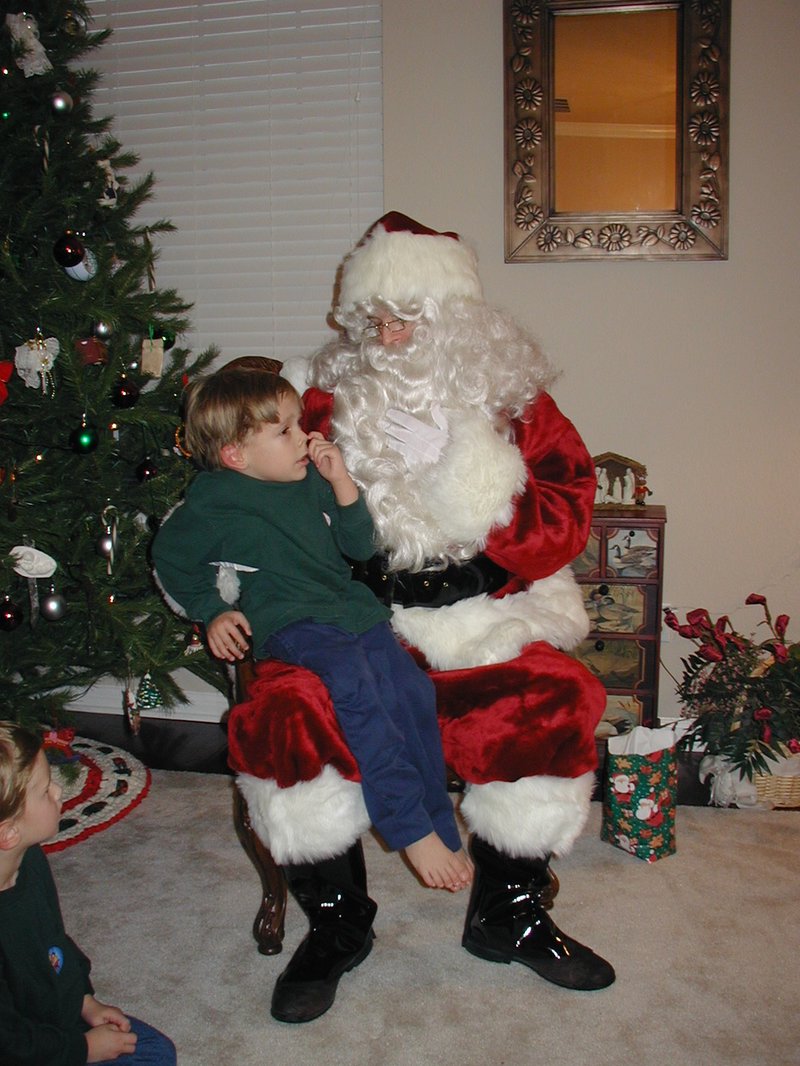 2002/12(December)/Maddox-Xmas-Party/800x600_2002-12-08-Maddox-Party-09-Santa-Jack.JPG