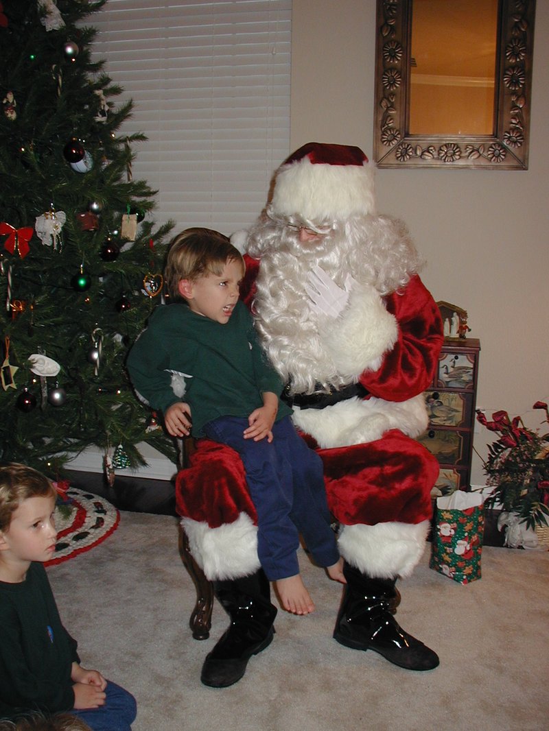 2002/12(December)/Maddox-Xmas-Party/800x600_2002-12-08-Maddox-Party-10-Santa-Jack.JPG