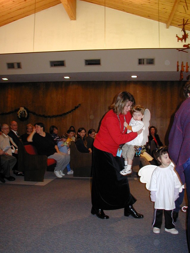 2002-12-08-St-Marks-Xmas-pagent-01-Dax.JPG