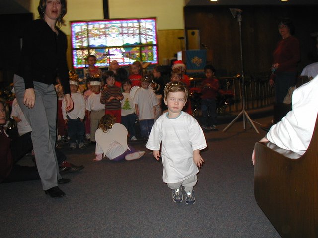 2002/12(December)/St-Marks-Program/640x480_2002-12-19-St-Marks-Xmas-program-Dax.JPG