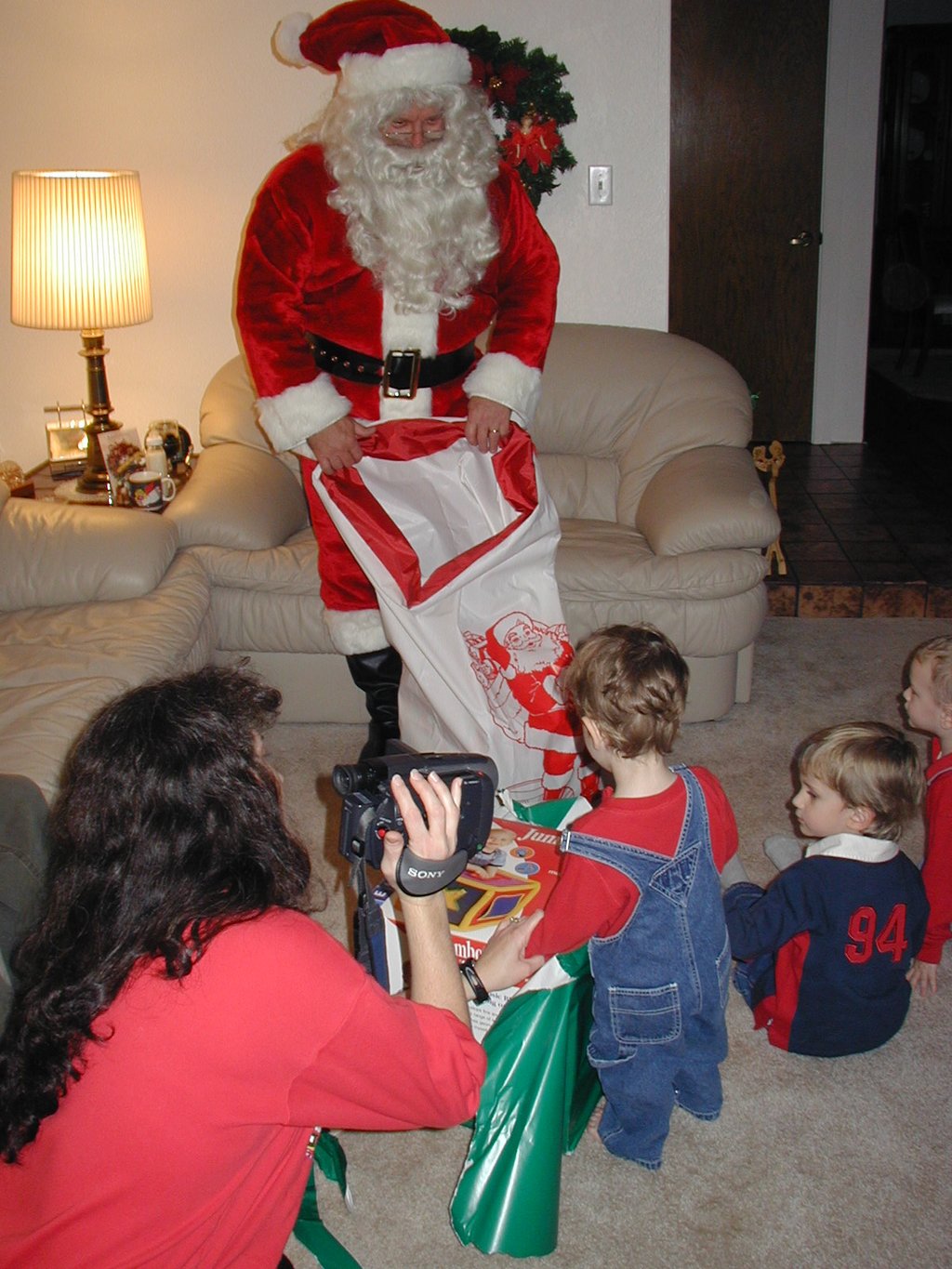 2002/12(December)/Xmas/1024x768_2002-12-24-Xmas-13-Santa-Dax-Chance.JPG