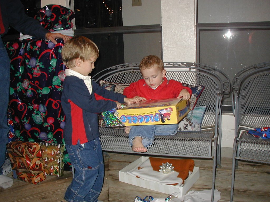2002/12(December)/Xmas/1024x768_2002-12-24-Xmas-36-Chance-Vale.JPG