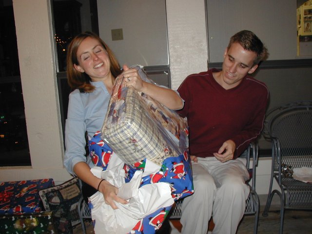 2002/12(December)/Xmas/640x480_2002-12-24-Xmas-46-Heather-Josh-comforter.JPG