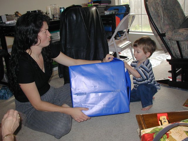 2002/12(December)/Xmas/640x480_2002-12-25-Xmas-17-Suzi-Dax.JPG