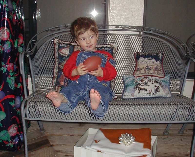 2002-12-24-Xmas-31-Dax-football.JPG
