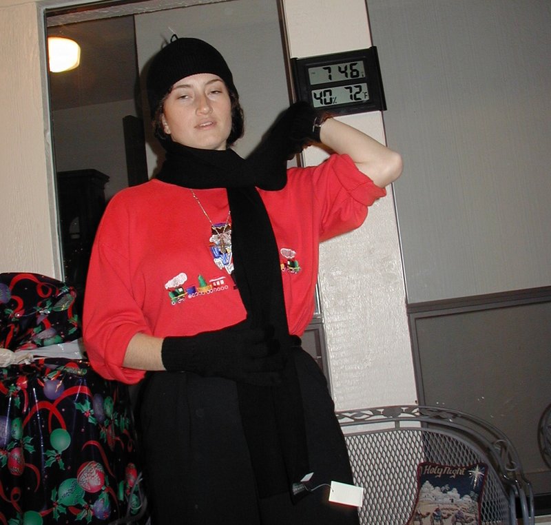 2002-12-24-Xmas-41-Suzi-winterwear.JPG