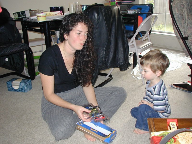 2002-12-25-Xmas-15-Suzi-Dax-cars.JPG