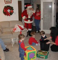 2002-12-24-Xmas-19-Santa-Dax-Chance-Vale.JPG