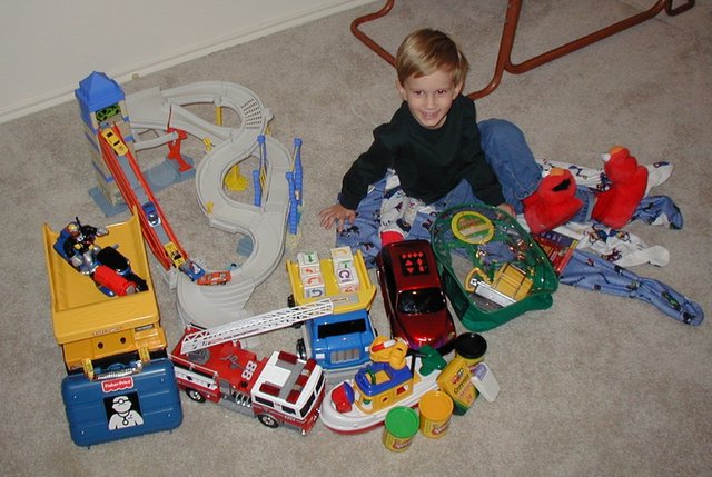 2002-11-03-Chance-bday-toys-8.JPG
