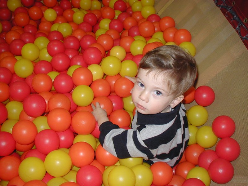 2002/Best/800x600_2002-12-07-Aaron-bday-06-Dax.JPG