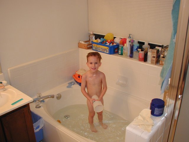2003/01(January)/Misc/640x480_2003-01-12-2-Chance-bath.JPG