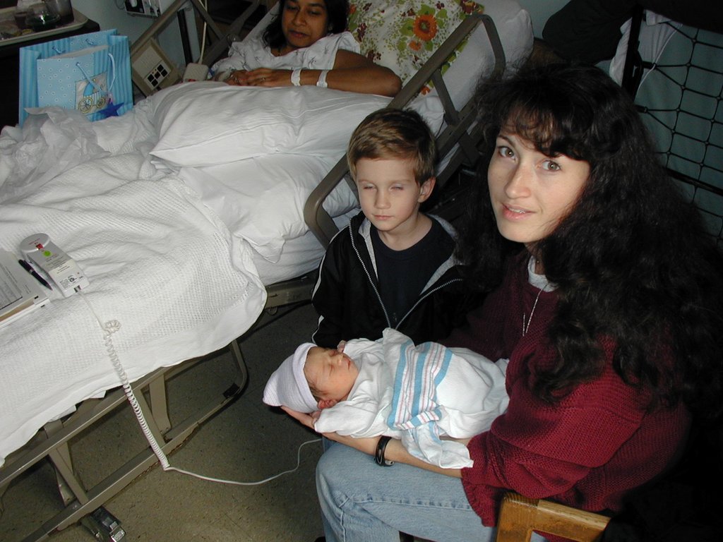 2003/01(January)/Sachin-Allums/2003-01-25-Sachin-1-Kavita-Chance-Suzi.JPG