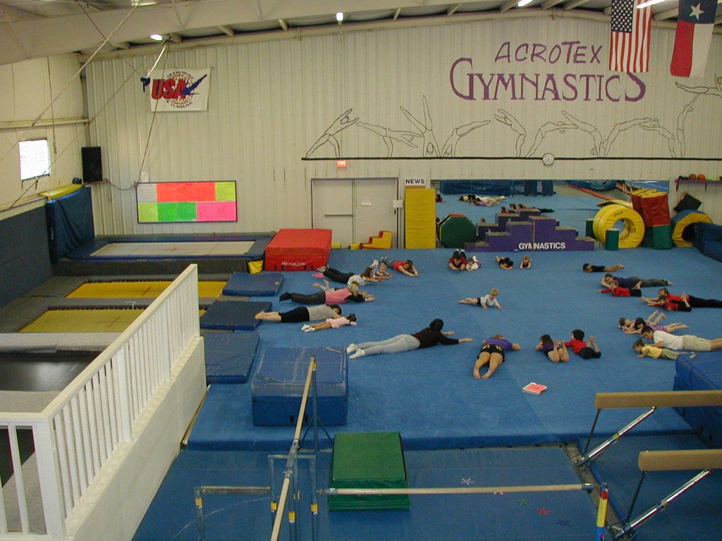 2003-02-04-Acrotex-gymnastics-04.JPG