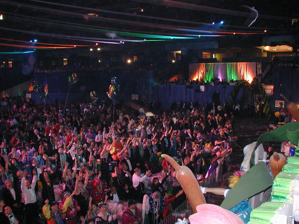 2003-03-02_00-01-02-Parade-in-Superdome.JPG