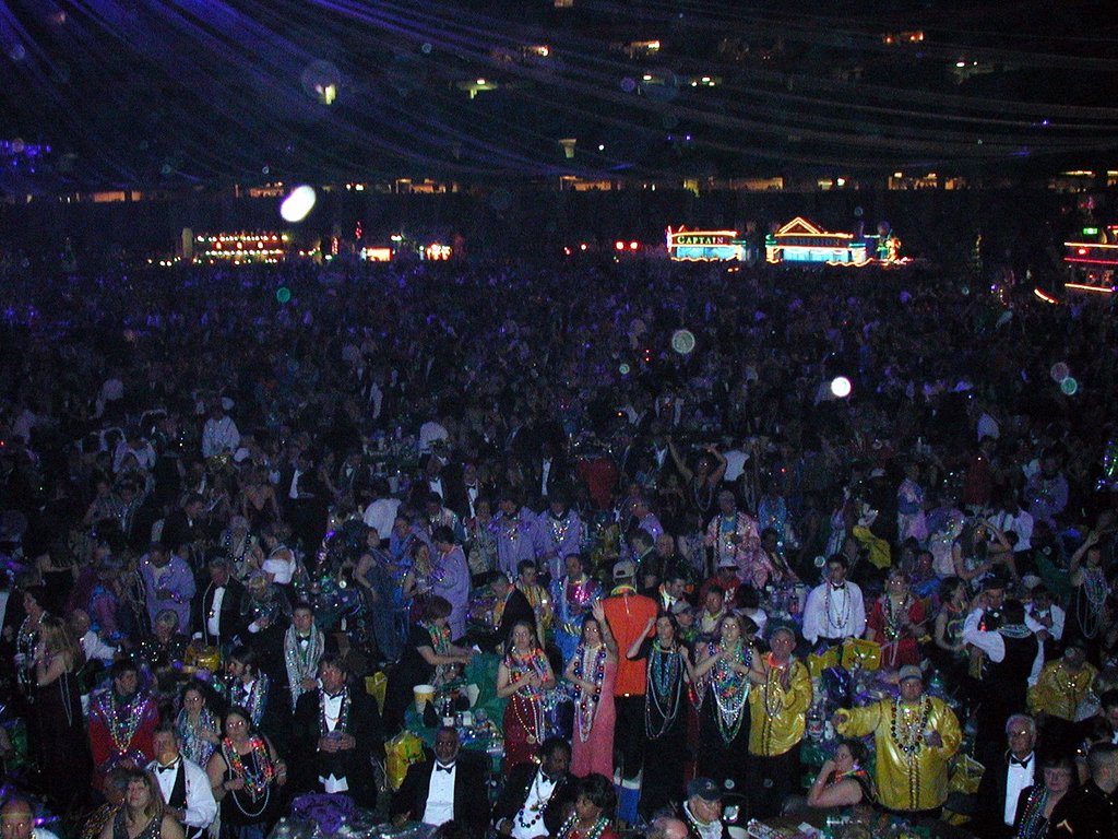 2003-03-02_00-24-29-Parade-in-Superdome.JPG
