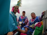 2003-03-01_16-35-51-Parade-Travis-Rob-Randy.JPG