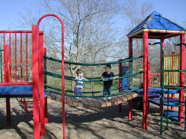 2003/02(February)/Misc/640x480_2003-02-23-bday-in-park-2-Chance-Dax.JPG