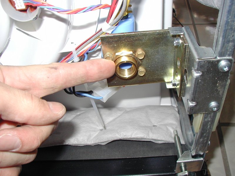 2003/02(February)/Misc/800x600_2003-02-17-New-Dishwasher-1.JPG