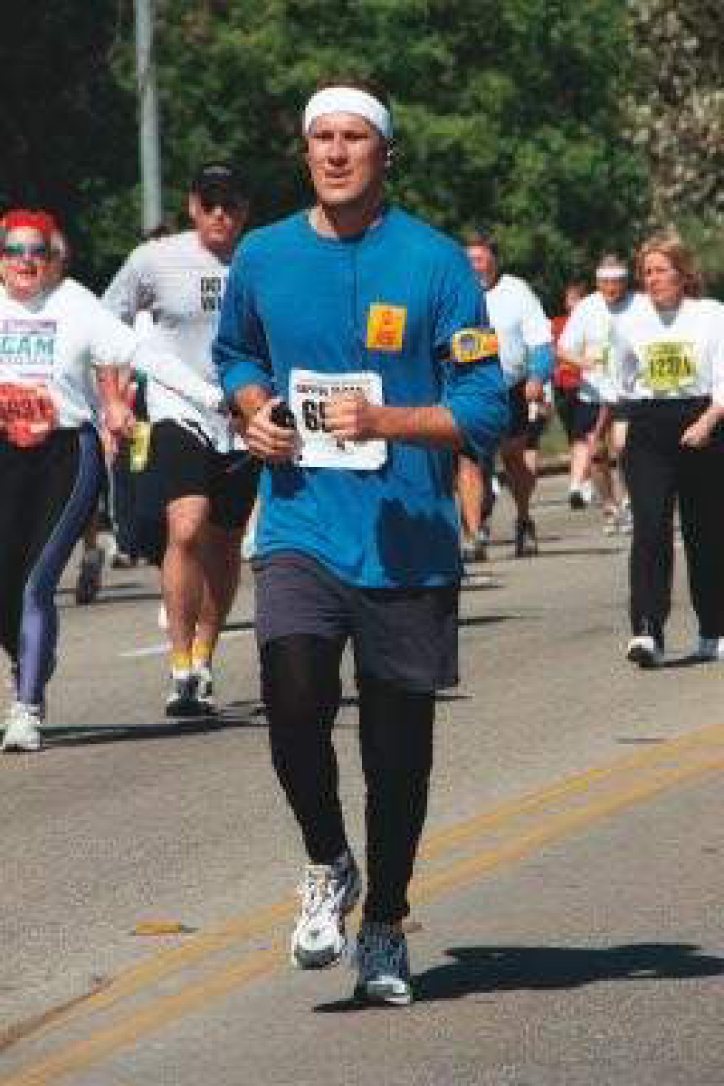 2003/03(March)/Capitol10k/2003-03-30-Capitol-10k-Travis-1.jpg
