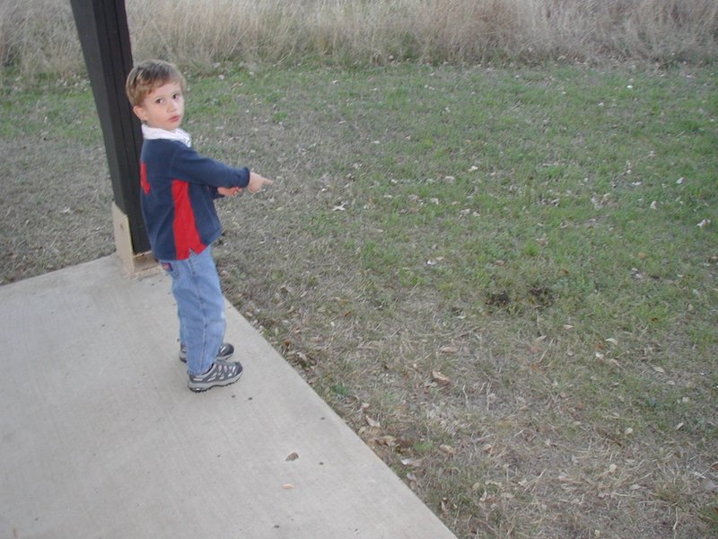 2003/04(April)/Camping/800x600_2003-03-21-Camping-Lake-Georgetown-2-Chance.JPG