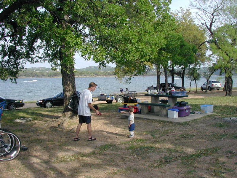 2003/04(April)/Camping/800x600_2003-04-05-camping-Pace-Bend-5-Josh-Dax.JPG