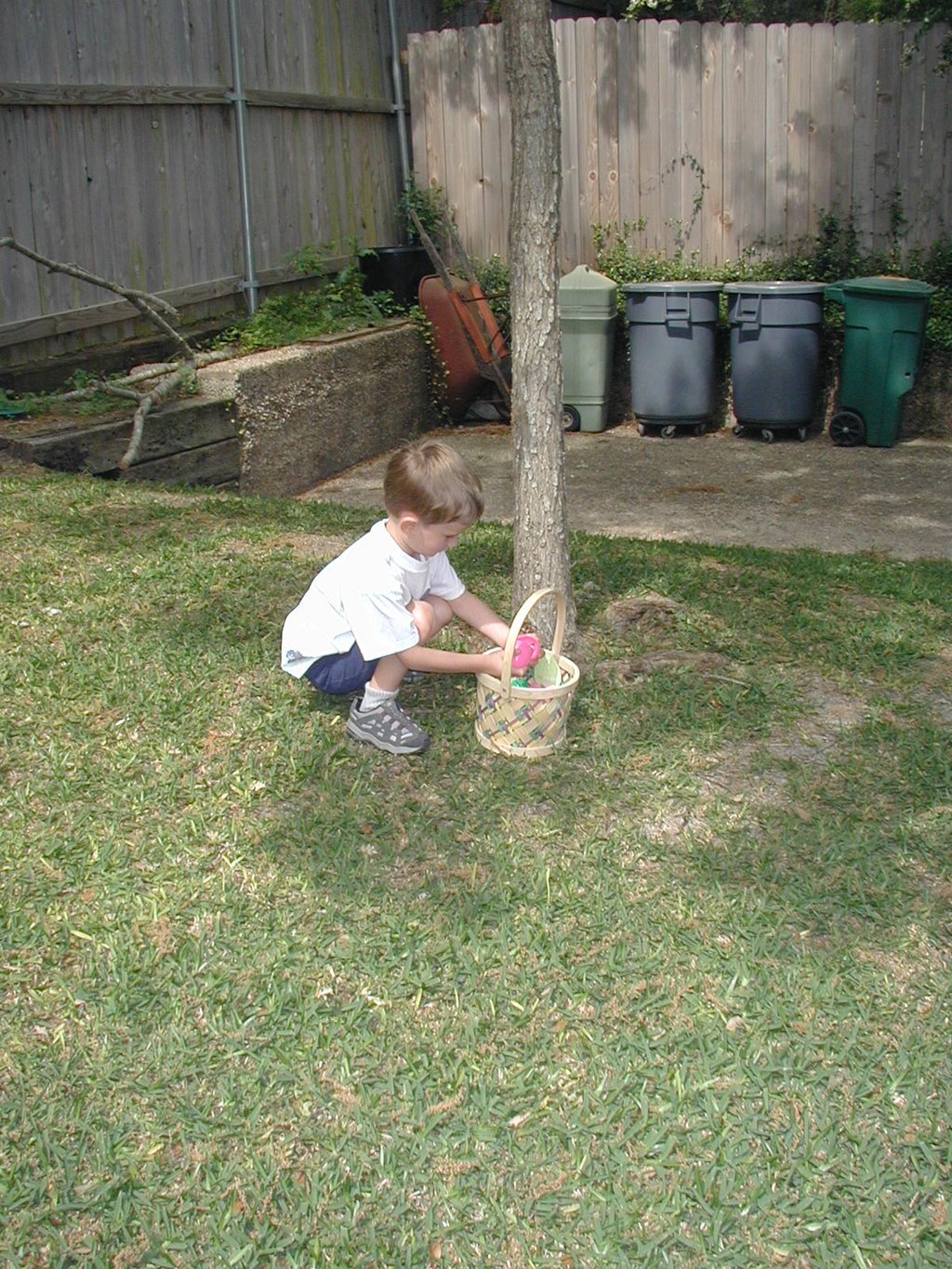 2003-04-13-Easter-06-Chance.JPG
