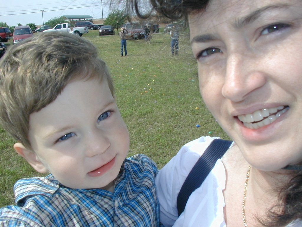2003-04-20-Easter-day-13-church-hunt-Dax-Suzi.JPG