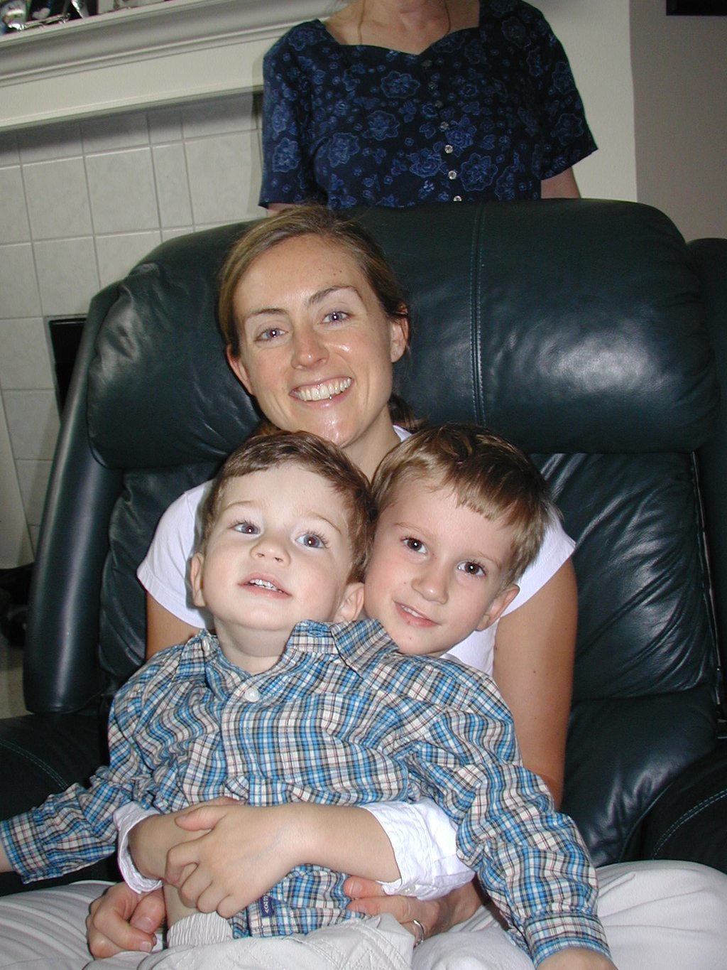 2003/04(April)/Easter/1024x768_2003-04-20-Easter-day-27-Chance-Dax-Heather.JPG