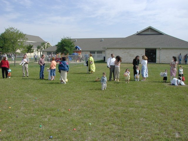 2003-04-20-Easter-day-11-church-hunt.JPG