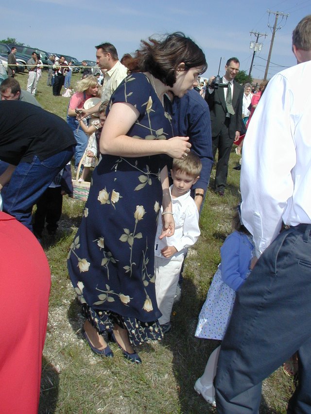 2003-04-20-Easter-day-18-church-hunt-Chance.JPG