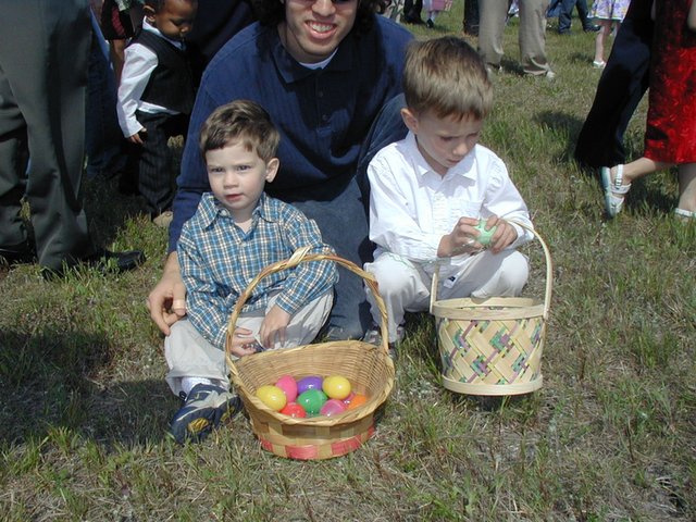 2003-04-20-Easter-day-23-church-hunt-Chance-Dax-Mark.JPG