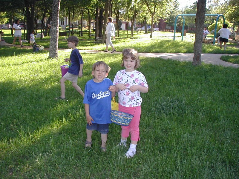 2003-04-12-Easter-Egg-hunt-08-Mothers-and-More-Jack-Emily.JPG
