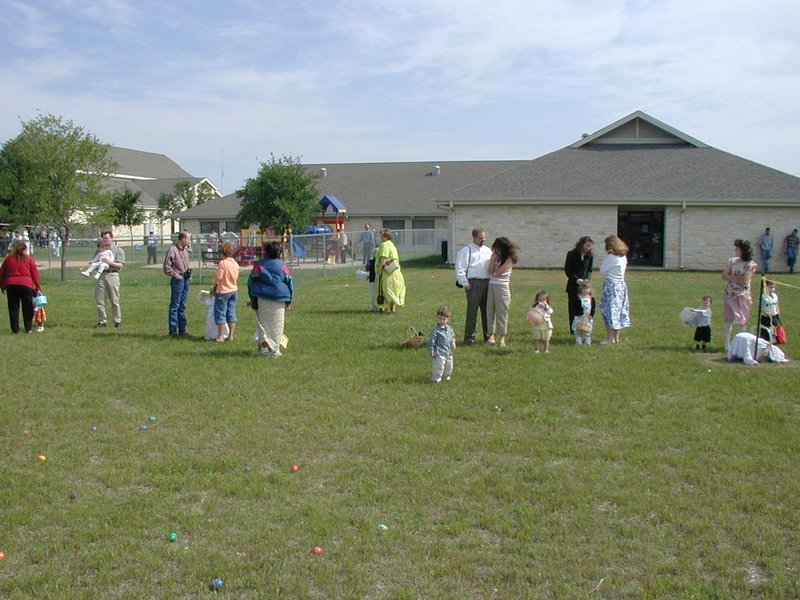 2003-04-20-Easter-day-11-church-hunt.JPG