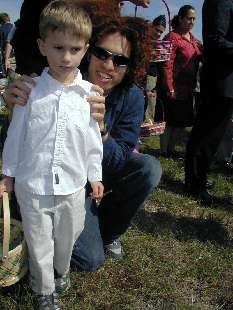 2003-04-20-Easter-day-20-church-hunt-Chance-Mark.JPG